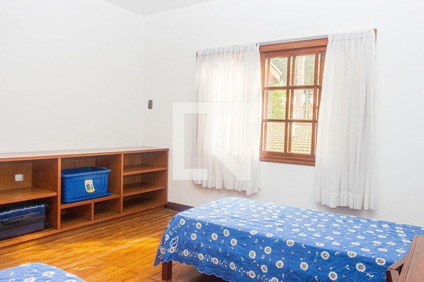 Casa à Venda – Interlagos, 6 Quartos, 690 m² – São Paulo