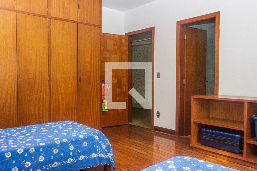 Casa à Venda – Interlagos, 6 Quartos, 690 m² – São Paulo