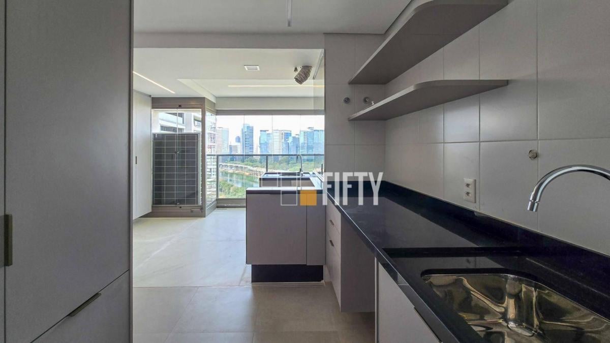 Apartamento novo, à venda, com 186m², 3 suítes, varanda integrada e 3 vagas – Panamby – SP