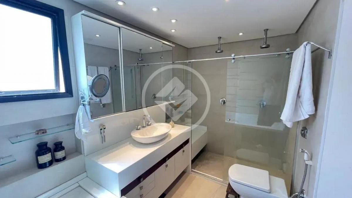 Cobertura – 4 Quartos – 3 suítes – Morumbi