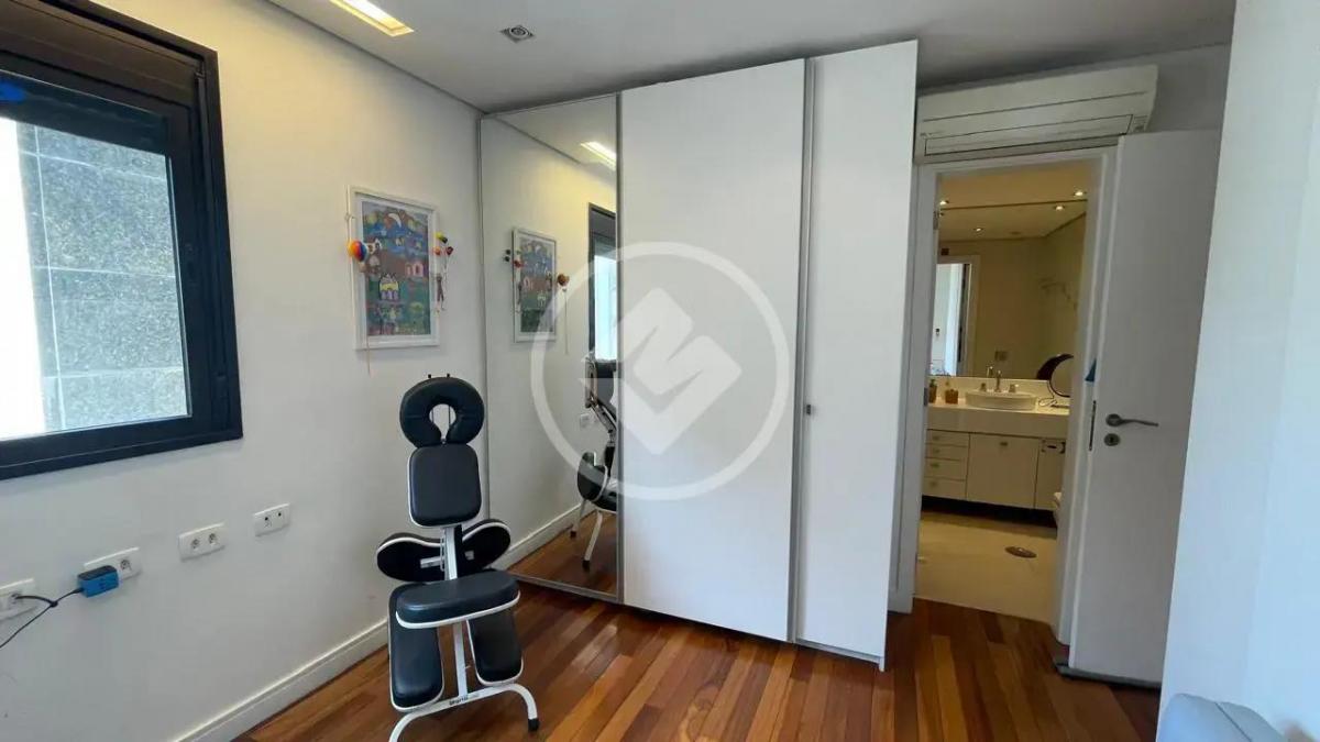 Cobertura – 4 Quartos – 3 suítes – Morumbi