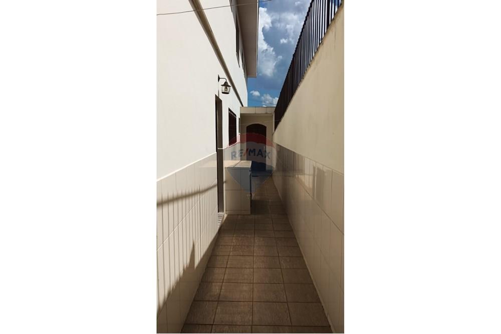 Sobrado à Venda Zona Norte próximo ao metrô 3 dormitórios 2 suites 3 vagas