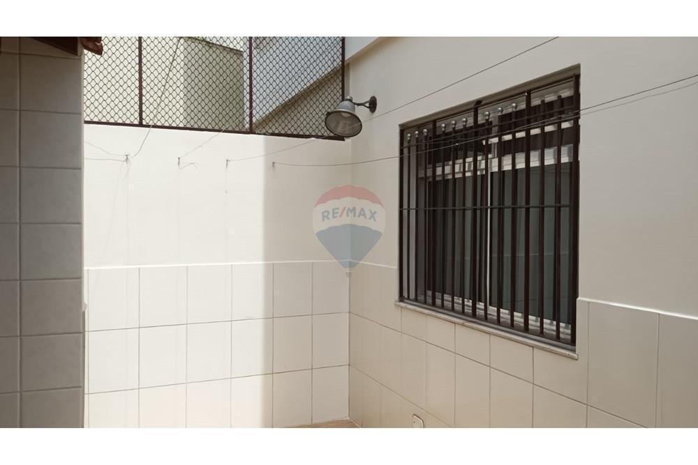 Sobrado à Venda Zona Norte próximo ao metrô 3 dormitórios 2 suites 3 vagas