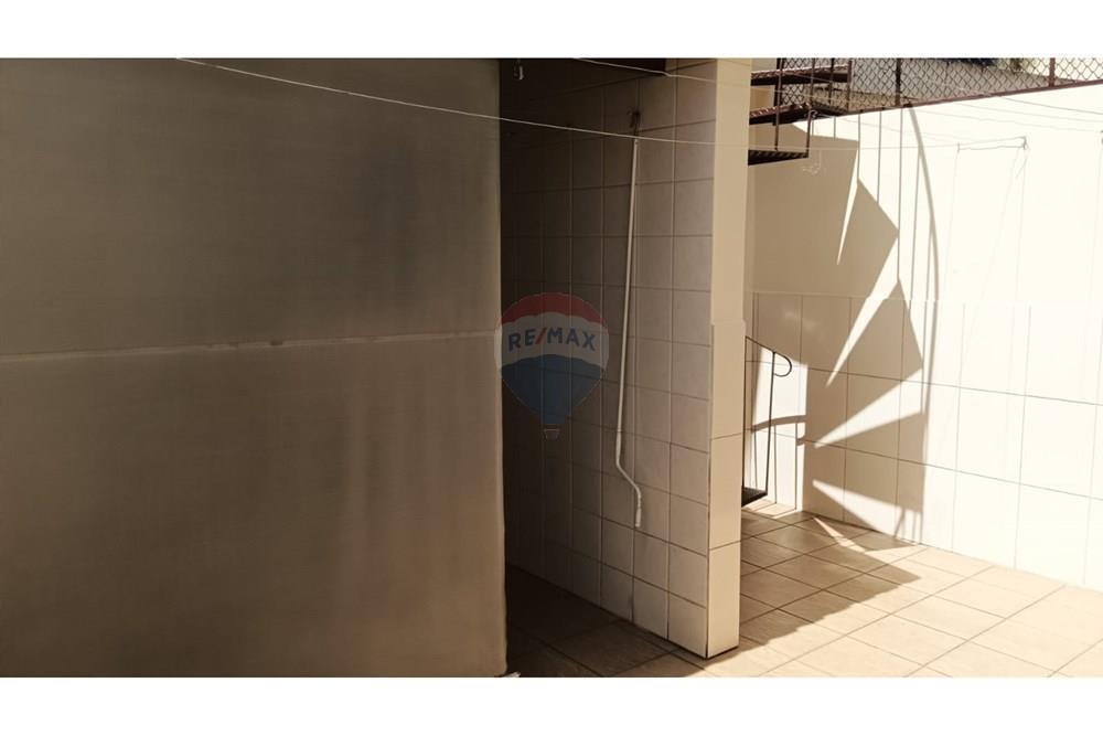 Sobrado à Venda Zona Norte próximo ao metrô 3 dormitórios 2 suites 3 vagas