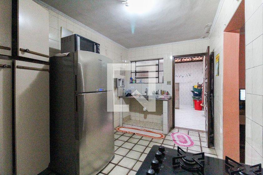 Casa à Venda – Itaquera, 2 Quartos, 88 m² – São Paulo