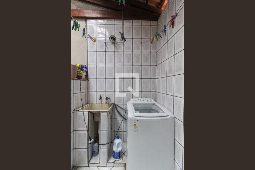 Casa à Venda – Itaquera, 2 Quartos, 88 m² – São Paulo