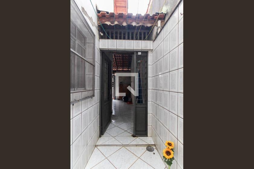 Casa à Venda – Itaquera, 2 Quartos, 88 m² – São Paulo