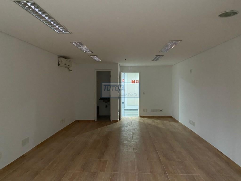 CONJUNTO COMERCIAL DE 41M² DE ÁREA ÚTIL A VENDA NA VILA CLEMENTINO