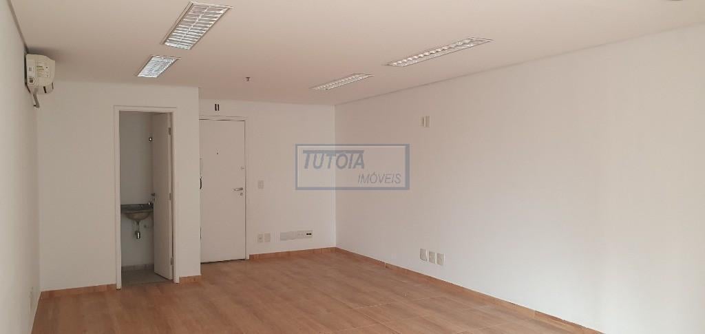CONJUNTO COMERCIAL DE 41M² DE ÁREA ÚTIL A VENDA NA VILA CLEMENTINO