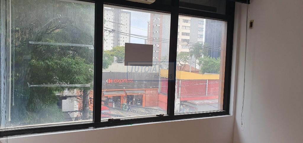CONJUNTO COMERCIAL DE 41M² DE ÁREA ÚTIL A VENDA NA VILA CLEMENTINO