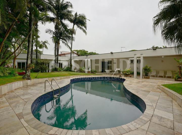 Casa para locação no Jardim dos Estados. 4 suítes, 4 vagas