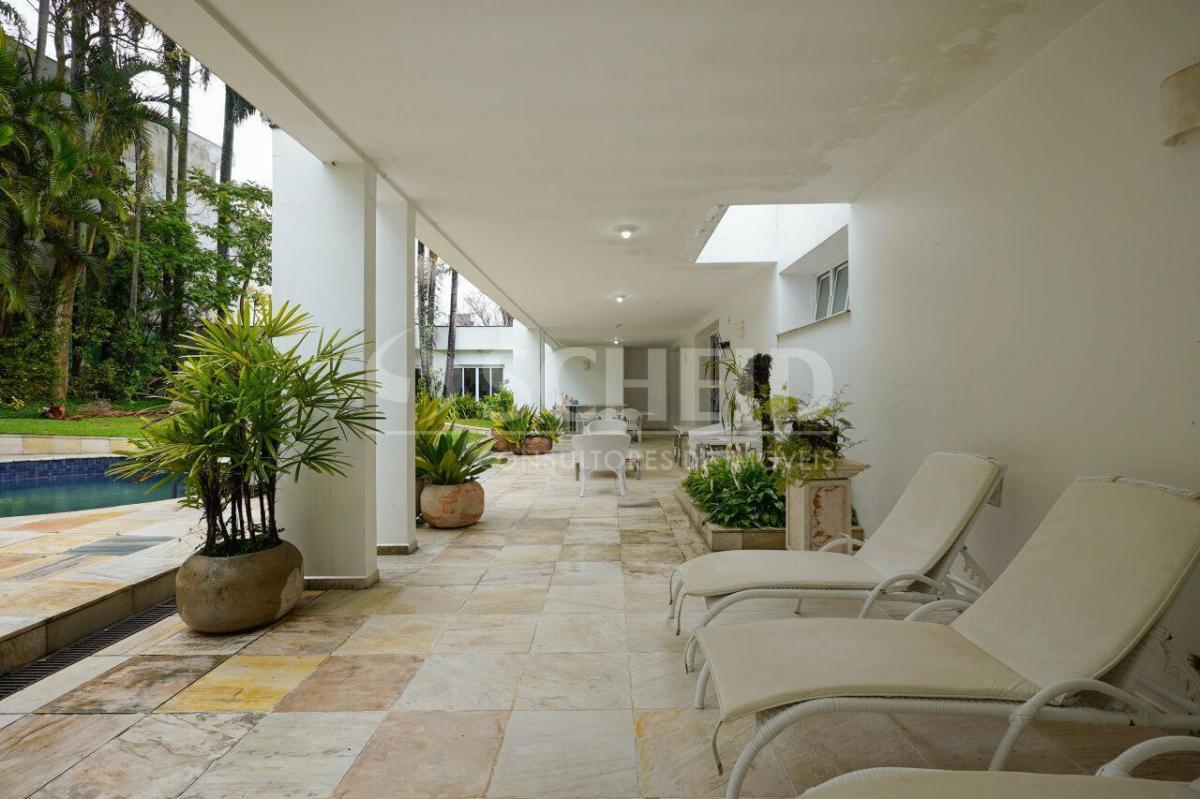 Casa para locação no Jardim dos Estados. 4 suítes, 4 vagas