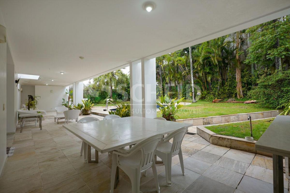 Casa para locação no Jardim dos Estados. 4 suítes, 4 vagas