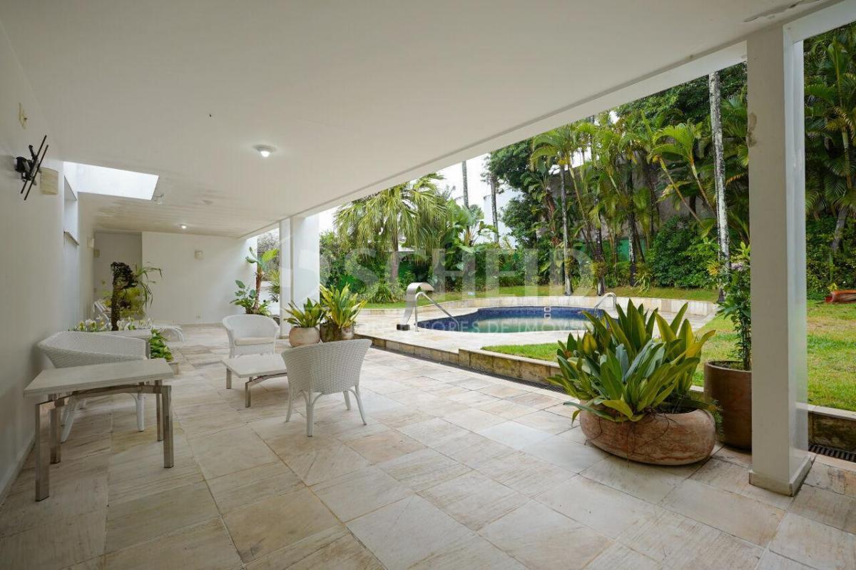 Casa para locação no Jardim dos Estados. 4 suítes, 4 vagas