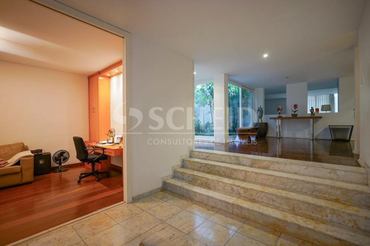 Casa para locação no Jardim dos Estados. 4 suítes, 4 vagas