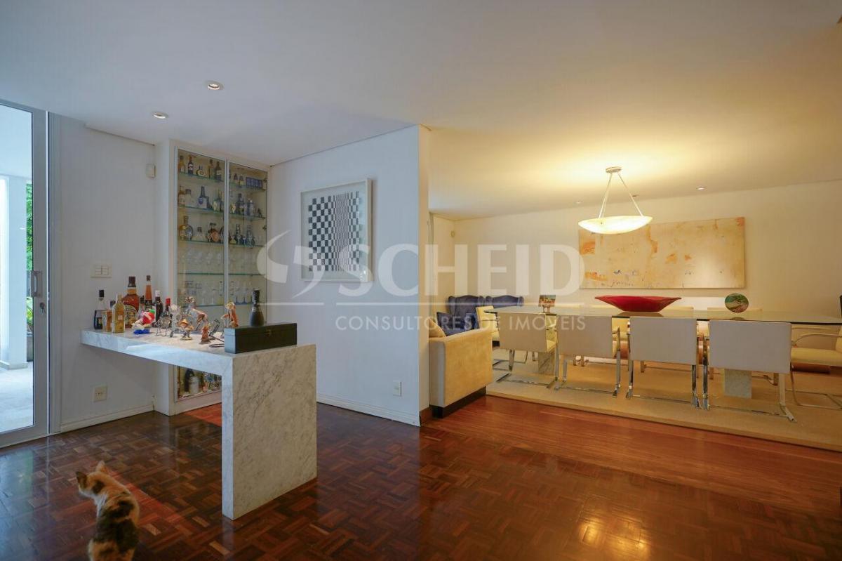 Casa para locação no Jardim dos Estados. 4 suítes, 4 vagas