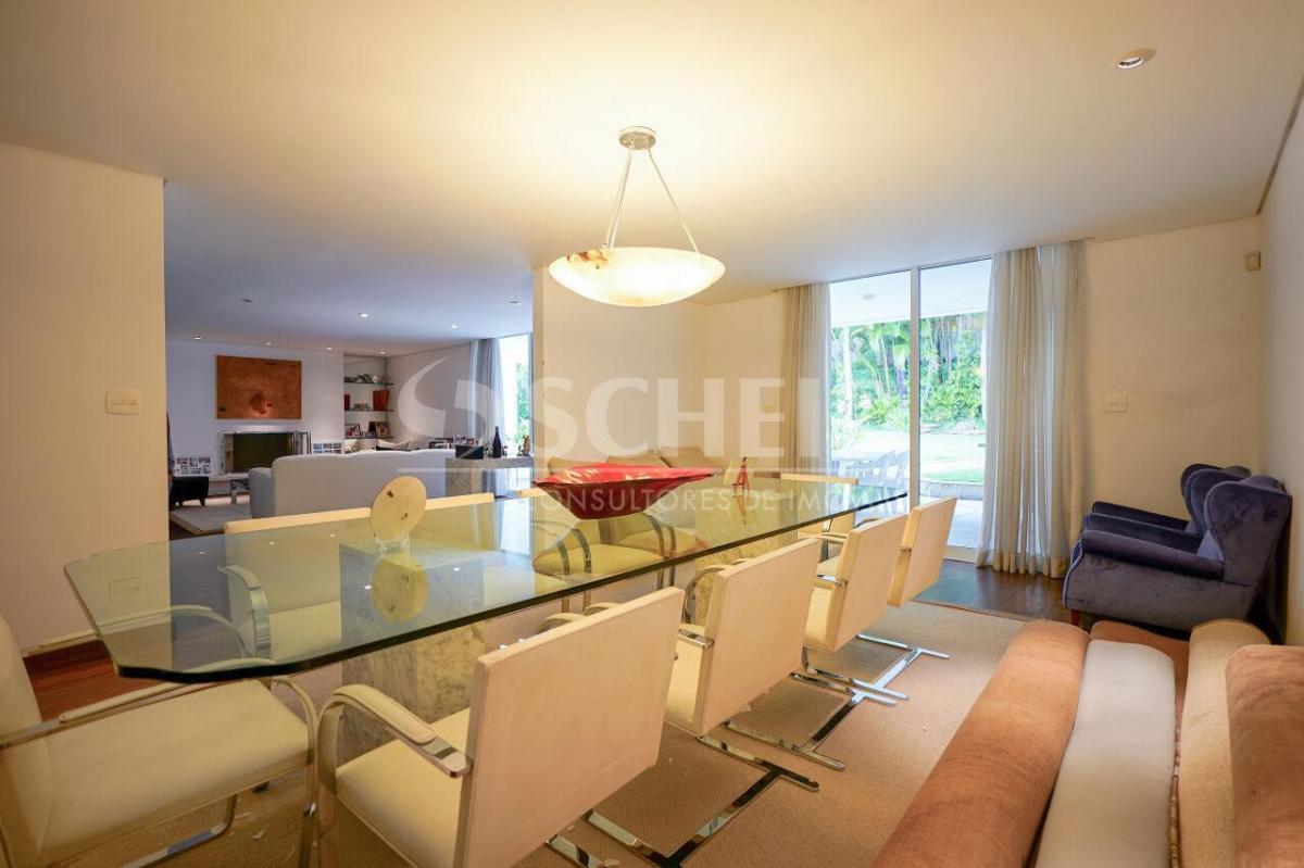 Casa para locação no Jardim dos Estados. 4 suítes, 4 vagas