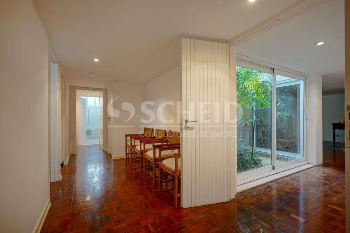 Casa para locação no Jardim dos Estados. 4 suítes, 4 vagas