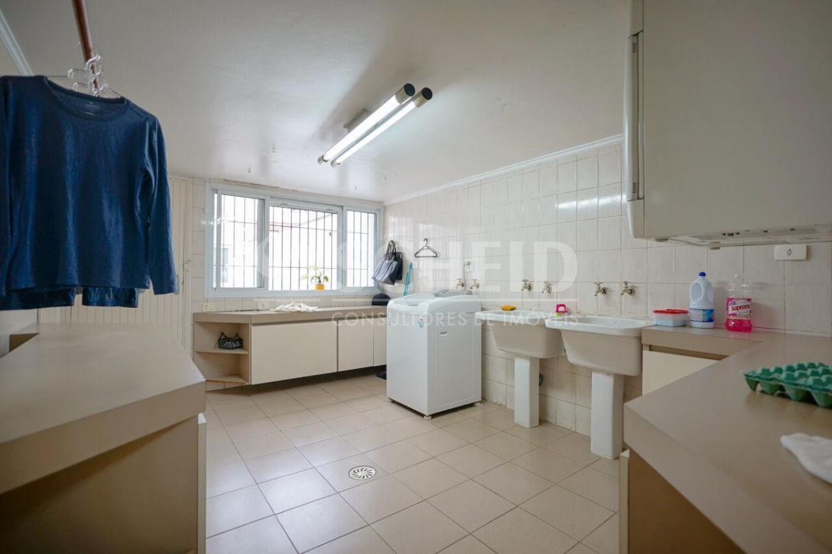 Casa para locação no Jardim dos Estados. 4 suítes, 4 vagas