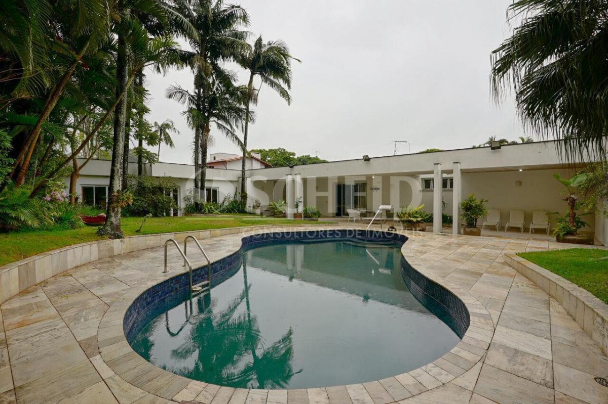 Casa para locação no Jardim dos Estados. 4 suítes, 4 vagas