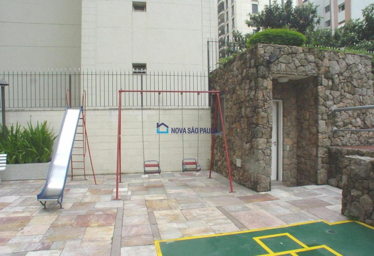 Venda. Moema Pássaros. Apartamento 117M². 3 quartos. 2 Vagas.