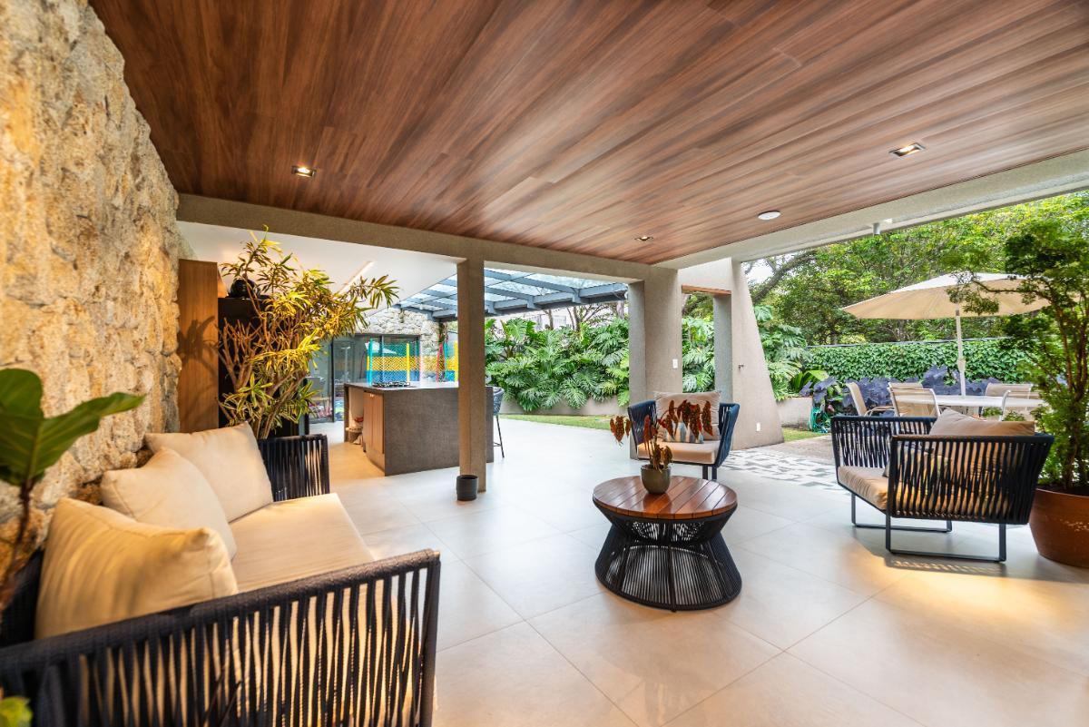 Casa para venda em Pinheiros com 5 quartos, sendo 5 suítes , 377m²
