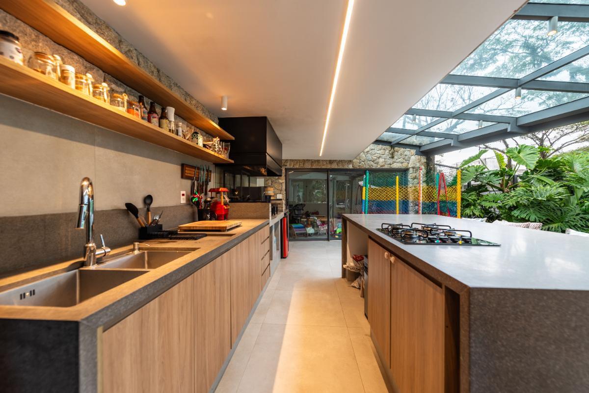 Casa para venda em Pinheiros com 5 quartos, sendo 5 suítes , 377m²