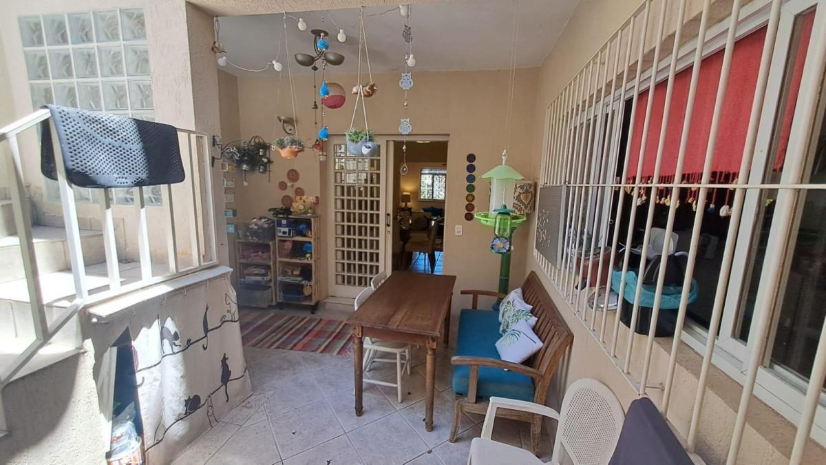 Casa de Vila em bairro nobre, 205m², 4 suítes Perdizes – São Paulo – SP.