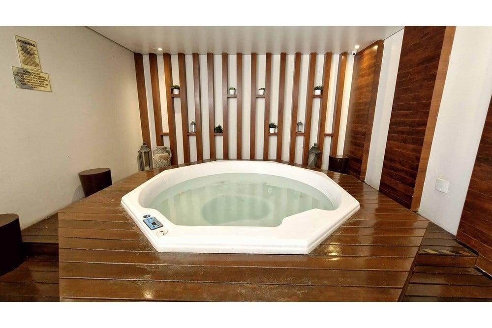 Apartamento de alto padrão em Santo Amaro, São Paulo-SP: 2 quartos, 1 suíte, 2 salas, 3 banheiros, 2