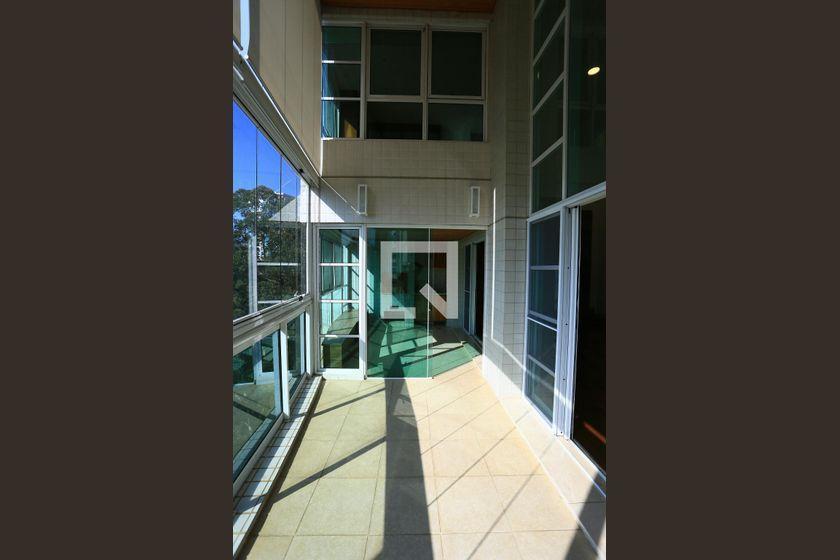 Apartamento à Venda – Panamby, 3 Quartos, 253 m² – São Paulo