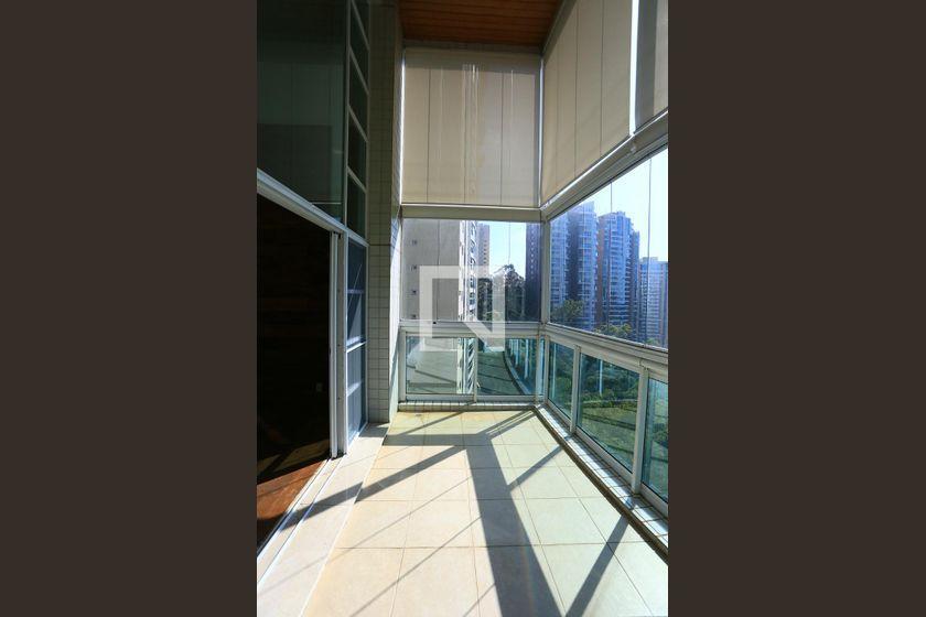 Apartamento à Venda – Panamby, 3 Quartos, 253 m² – São Paulo