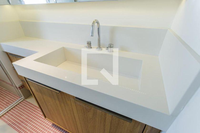 Apartamento à Venda – Moema, 4 Quartos, 335 m² – São Paulo