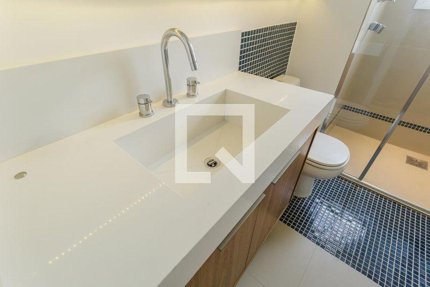 Apartamento à Venda – Moema, 4 Quartos, 335 m² – São Paulo