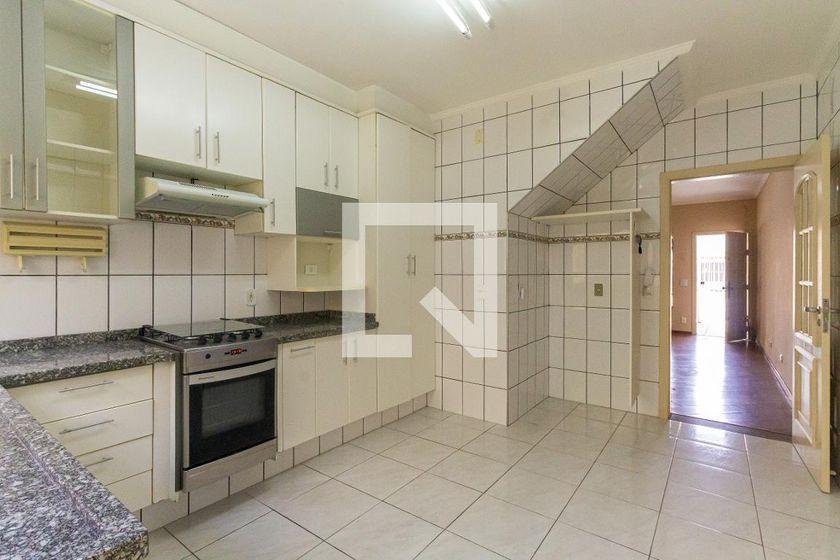 Casa à Venda – Vila Carrão, 2 Quartos, 75 m² – São Paulo