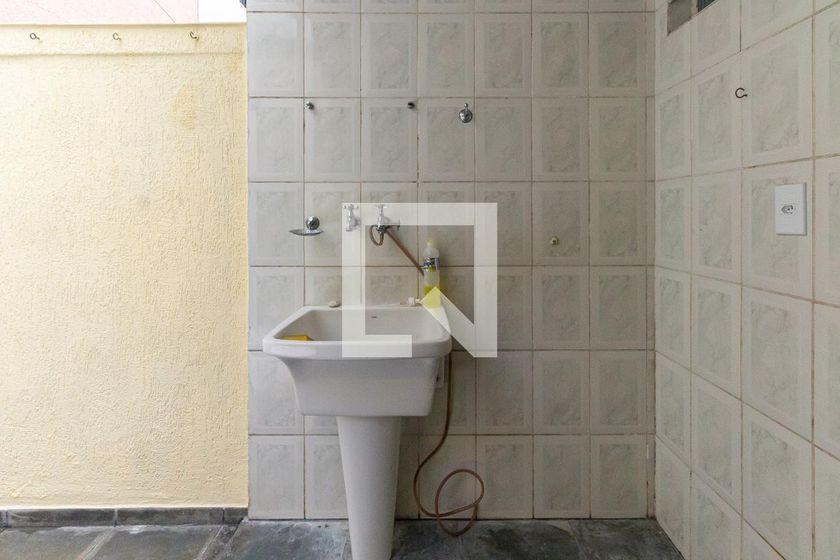 Casa à Venda – Vila Carrão, 2 Quartos, 75 m² – São Paulo