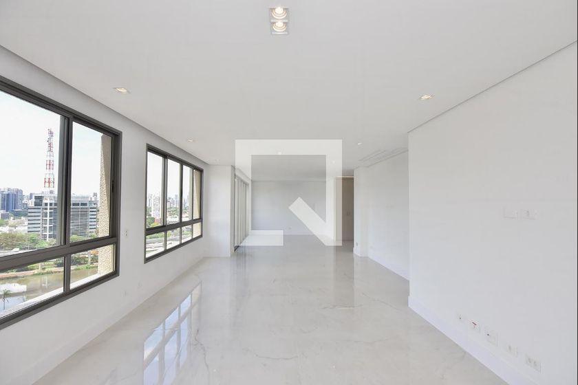 Apartamento à Venda – Real Parque, 3 Quartos, 233 m² – São Paulo