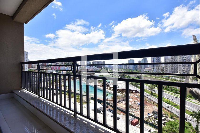 Apartamento à Venda – Real Parque, 3 Quartos, 233 m² – São Paulo