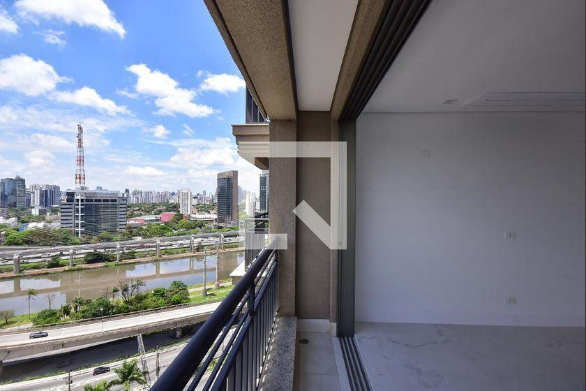 Apartamento à Venda – Real Parque, 3 Quartos, 233 m² – São Paulo