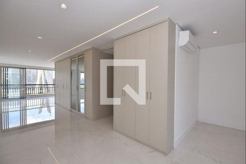 Apartamento à Venda – Real Parque, 3 Quartos, 233 m² – São Paulo