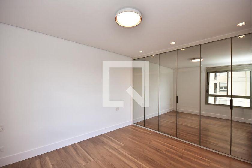 Apartamento à Venda – Real Parque, 3 Quartos, 233 m² – São Paulo