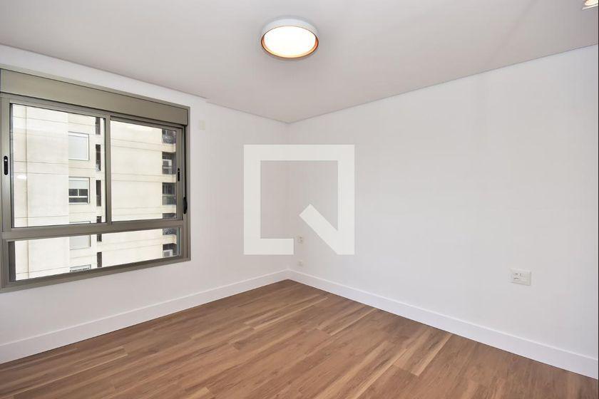 Apartamento à Venda – Real Parque, 3 Quartos, 233 m² – São Paulo