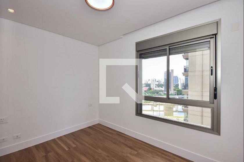 Apartamento à Venda – Real Parque, 3 Quartos, 233 m² – São Paulo
