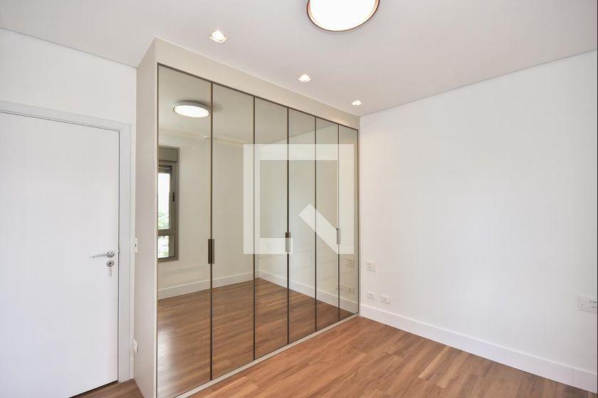 Apartamento à Venda – Real Parque, 3 Quartos, 233 m² – São Paulo