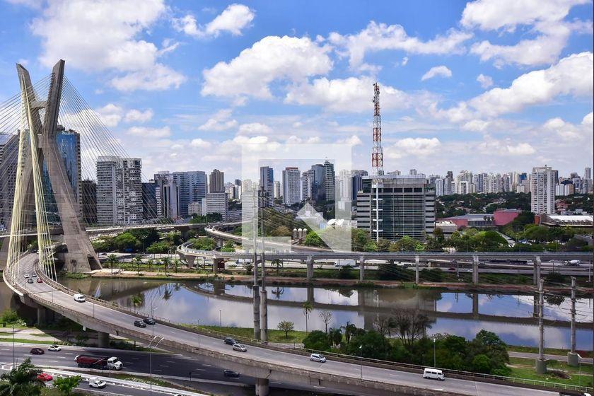 Apartamento à Venda – Real Parque, 3 Quartos, 233 m² – São Paulo