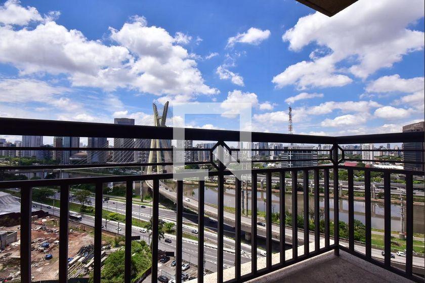 Apartamento à Venda – Real Parque, 3 Quartos, 233 m² – São Paulo