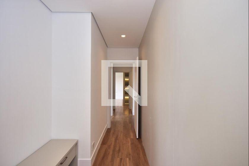 Apartamento à Venda – Real Parque, 3 Quartos, 233 m² – São Paulo