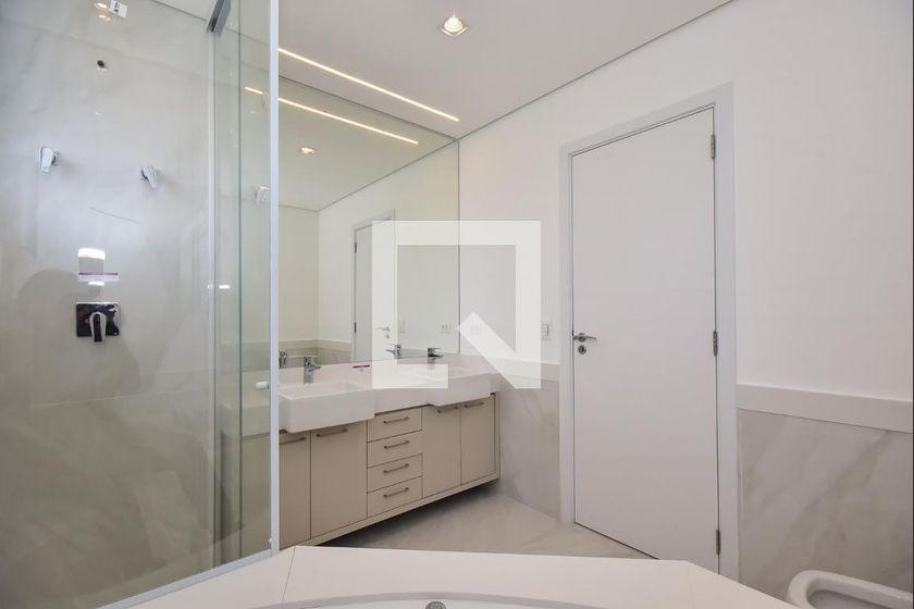Apartamento à Venda – Real Parque, 3 Quartos, 233 m² – São Paulo