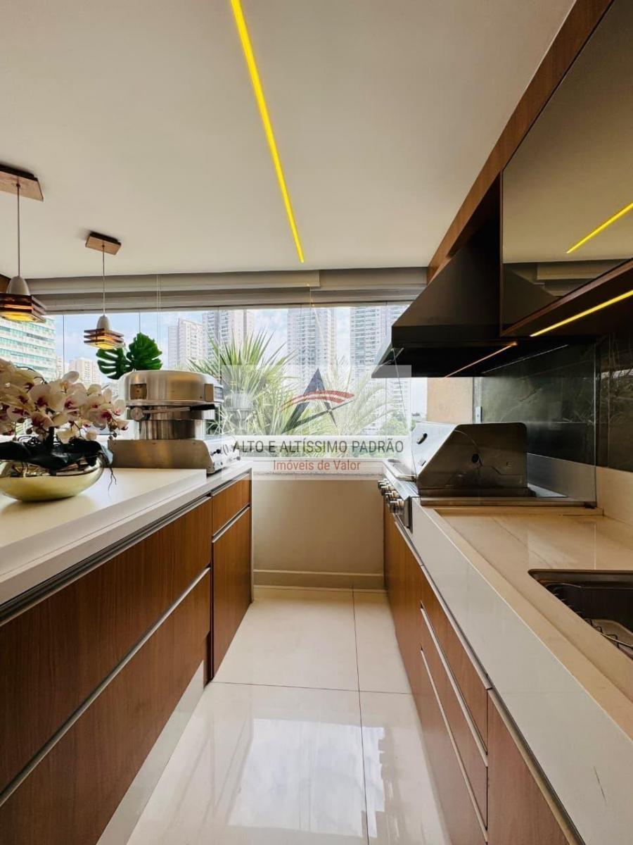 Apartamento com 3 suítes 4 vagas a venda no Morumbi