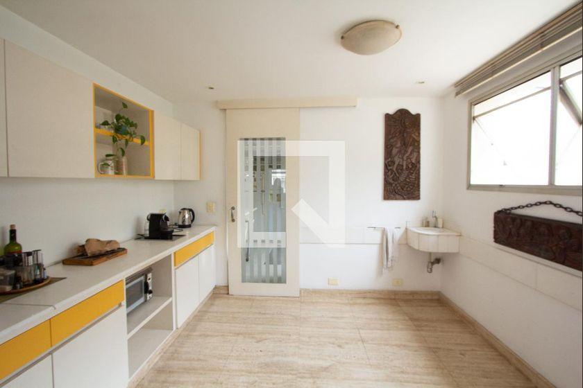 Apartamento à Venda – Itaim Bibi, 4 Quartos, 226 m² – São Paulo