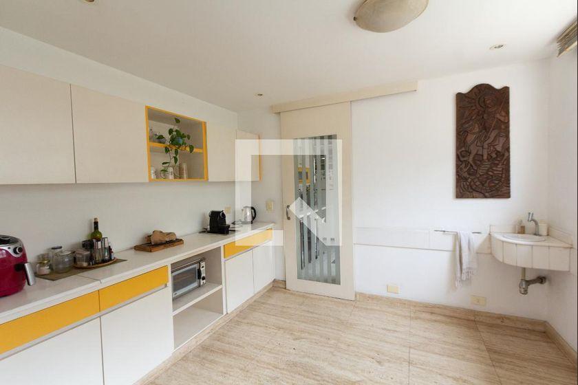 Apartamento à Venda – Itaim Bibi, 4 Quartos, 226 m² – São Paulo